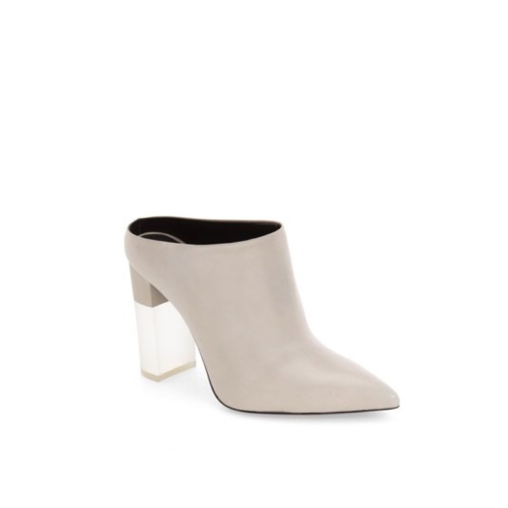 Pour La Victoire | Capri Pointy Toe Mule